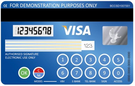 Visa создала банковскую карточку с экраном